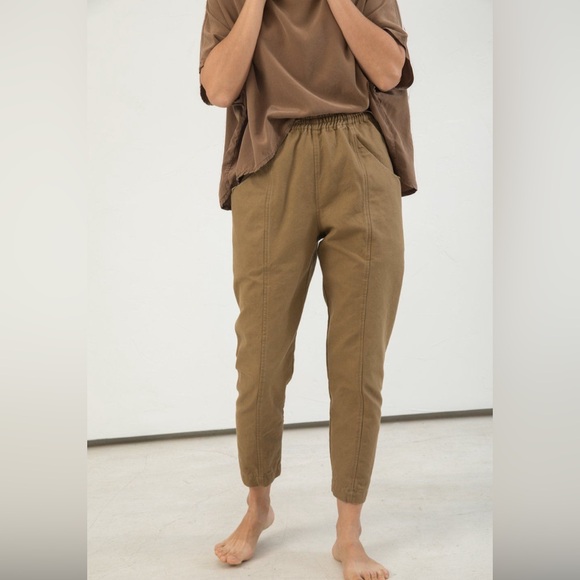 Elizabeth Suzann Clyde Pants in Olive 🫒*Retired Color* - Picture 6 of 8